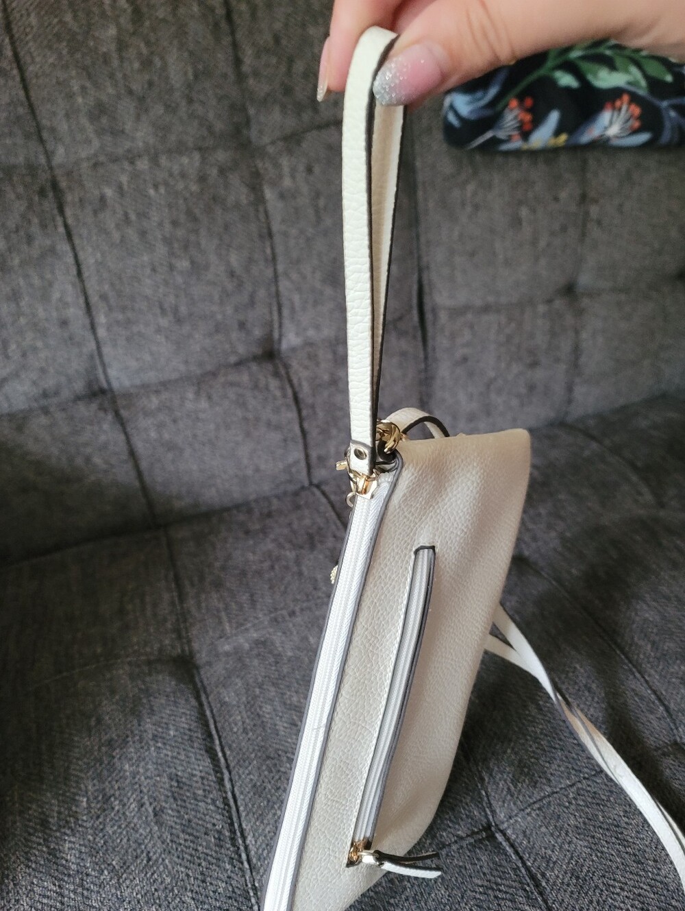 Jessica Simpson White Floral Applique Two Way Crossbody - Picture 11 of 13